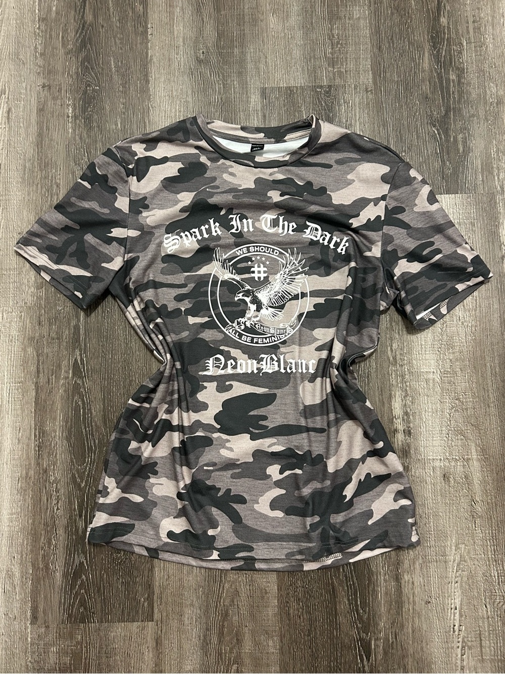 3/$10 Camo “Spirit in the Dark” Neon Blanc T-Shirt